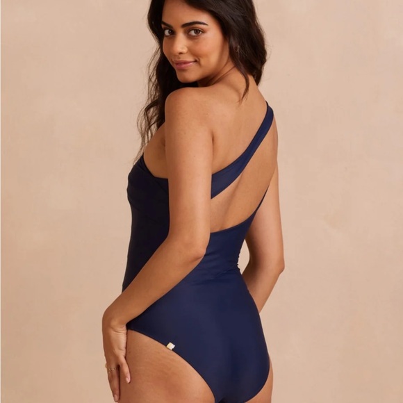 The classic Sidestroke - Picture 2 of 6